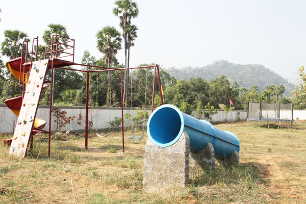 kids playing park